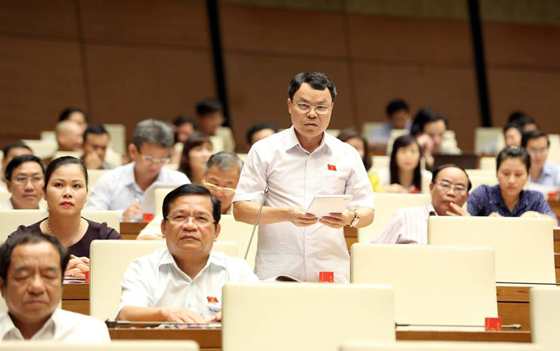 Nhiều bé 6 tháng tuổi đã phải đóng tiền xây nghĩa trang