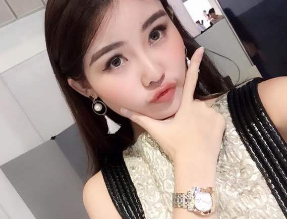 Cuộc sống sang chảnh, ngập hàng hiệu của Hoa hậu Đại Dương Ngân Anh