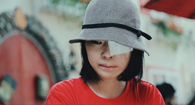 Nữ sinh bị tạt axit ở Sài Gòn: Tình yêu chợt đến khi đời tăm tối nhất!