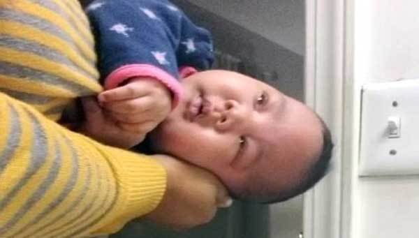 Tuyệt chiêu dỗ bé nín khóc trong vài giây