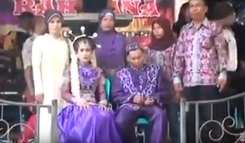 Phải lấy người không yêu, cô dâu khóc đến ngất trong đám cưới