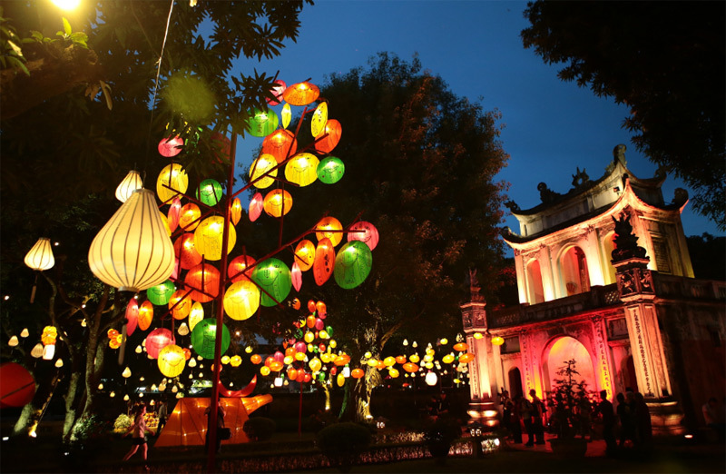 Triển lãm Thu Vọng Nguyệt
