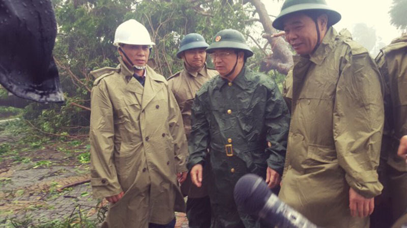 Phó Thủ tướng Trịnh Đình Dũng chỉ huy ứng phó bão Damrey