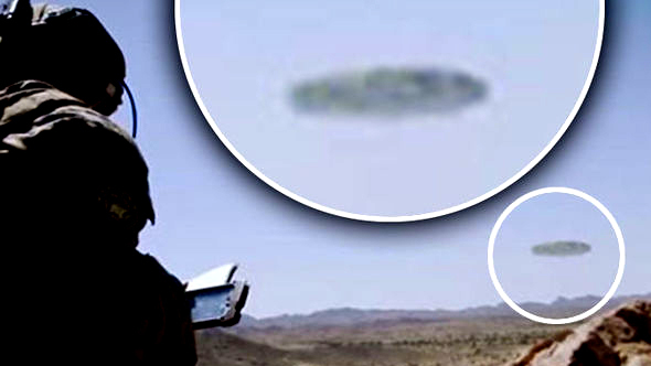 UFO 'khổng lồ' theo dõi thuỷ quân lục chiến Mỹ tập trận?