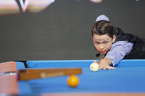 Phần trình diễn bi-a điêu luyện của Jayden