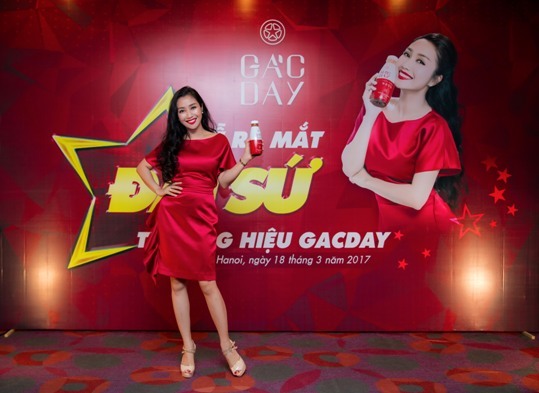 Những 'tên tuổi' nào quảng cáo cho 'bà chủ' lô mỹ phẩm 11 tỷ đồng?
