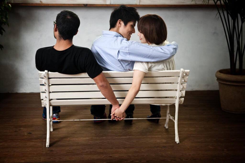 Chuyện ngoại tình tinh vi của một người vợ đảm đang, duyên dáng