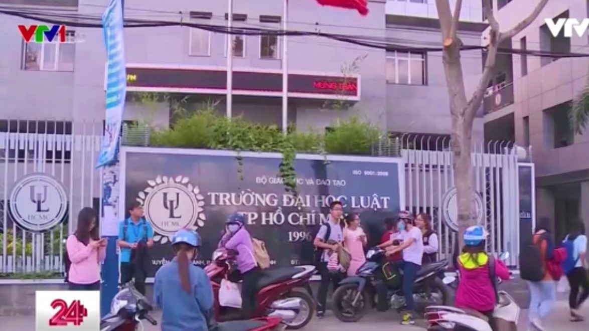 Đằng sau sự việc cho hàng trăm sinh viên thôi học vì học kém