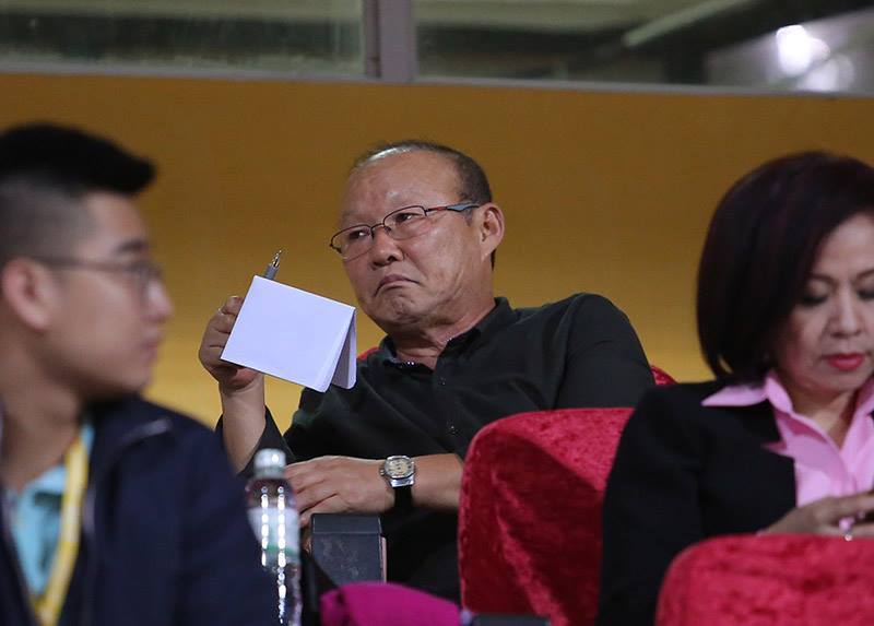 Tuyển Việt Nam vs Afghanistan: Thầy Park xoay xở chống bão!