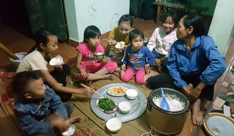 Bà mẹ đẻ 8 con ở Hà Nội