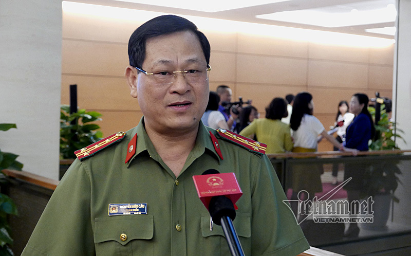 Bỏ hộ khẩu, dân các tỉnh đổ về TP vẫn kiểm soát được