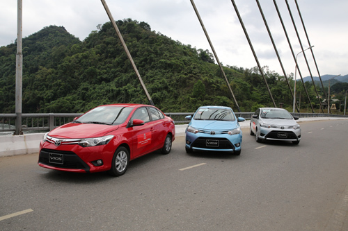 Toyota Việt Nam công bố giá, thị trường ô tô thay đổi