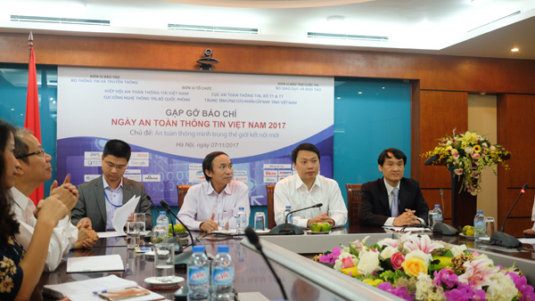 Ngày ATTT VN 2017: An toàn thông minh trong thế giới kết nối mới
