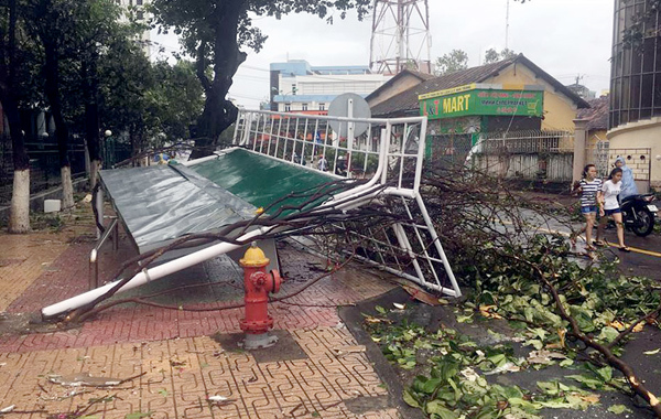 Tăng chóng mặt, 82 người chết trong bão số 12