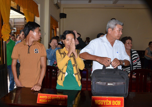 Vé số trúng độc đắc biến thành giả: Người trúng số thắng kiện