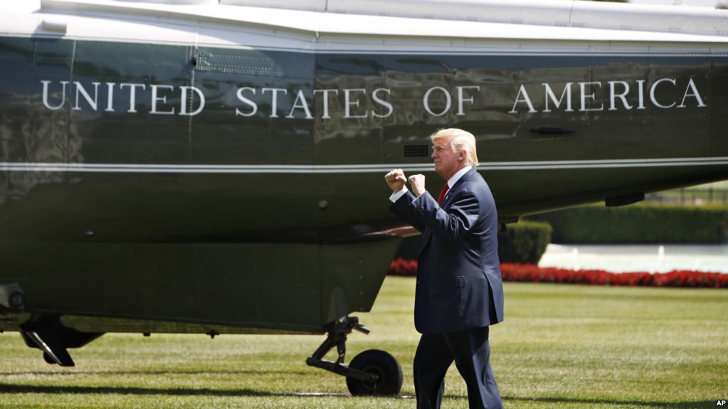 Đang trên đường tới DMZ, ông Trump phải quay về