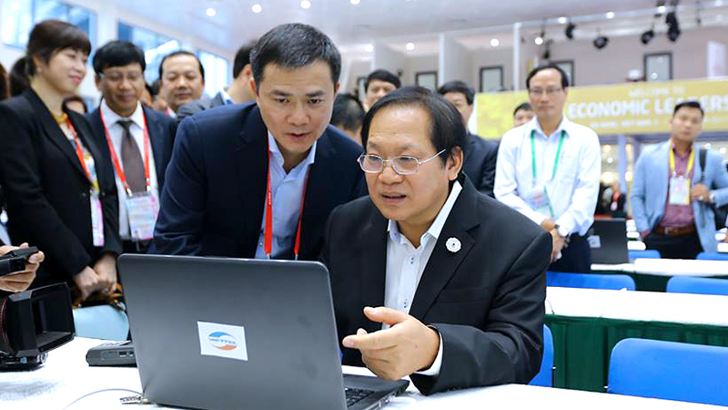 Bộ trưởng Trương Minh Tuấn thị sát trung tâm báo chí APEC