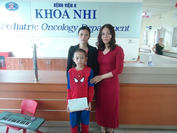 Bé Đức ung thư thận cảm ơn bạn đọc ủng hộ