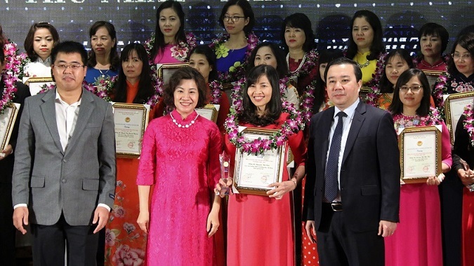 Tuyên dương 100 nhà giáo Hà Nội tâm huyết, sáng tạo