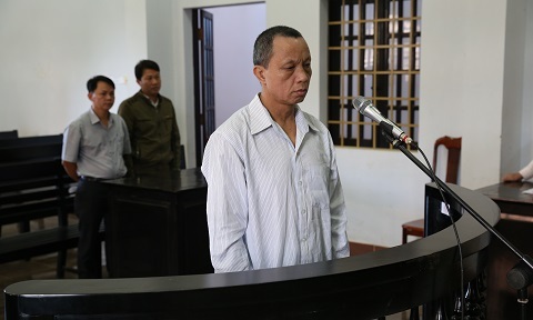 Bảo vệ hiếp dâm, dâm ô hàng loạt học sinh lãnh 20 năm tù