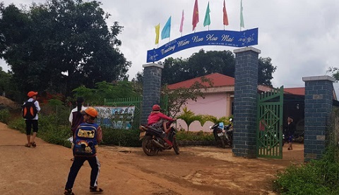 Giáo viên ký đơn tập thể tố ban giám hiệu ăn bớt suất ăn học sinh