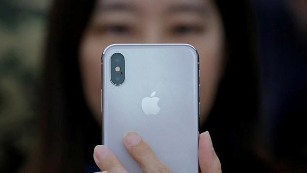 Những than phiền bất ngờ của người dùng về camera iPhone X
