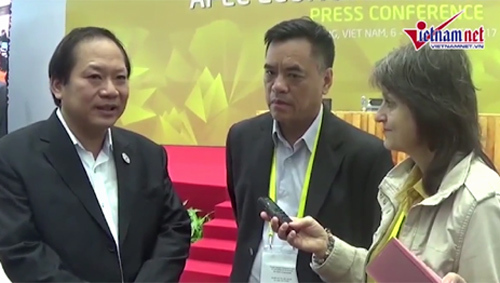 Bộ trưởng TT&TT ở Trung tâm báo chí