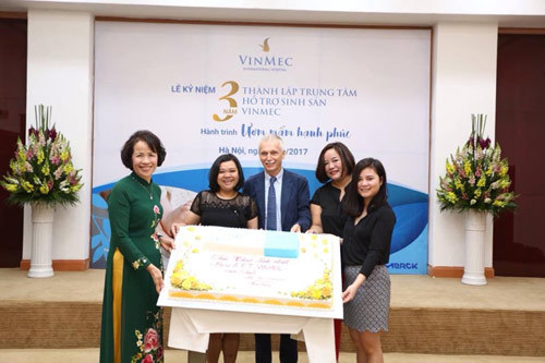 Hơn 300 trẻ ra đời khỏe mạnh nhờ IVF ở Vinmec