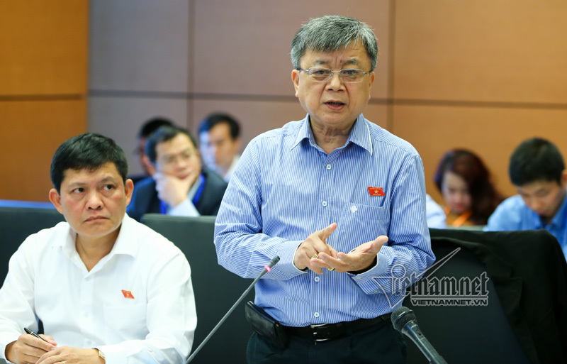 10 năm làm công chức, buôn chổi đót có được 500 tỷ?