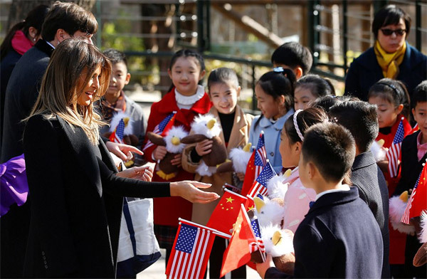 Hình ảnh bà Trump thăm vườn thú Bắc Kinh