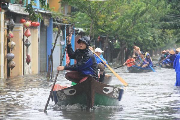Hoa Kỳ hỗ trợ Việt Nam hơn 1 triệu USD khắc phục hậu quả bão Damrey