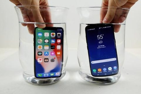 iPhone X hay Galaxy S8 thắng khi bị đóng băng dưới nước?