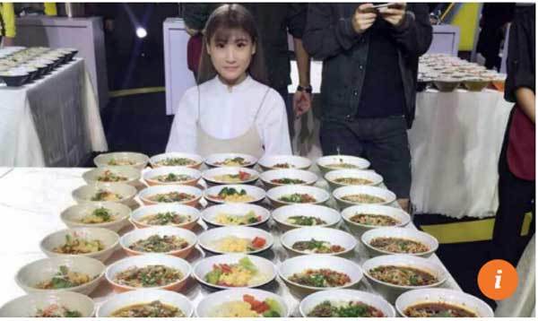 Cô gái TQ 'chén bay' gần hai chục đĩa mỳ trong chớp mắt