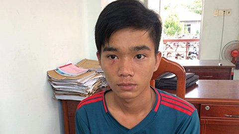 Bị đâm chết từ chuyện quay clip cháu vợ tắm