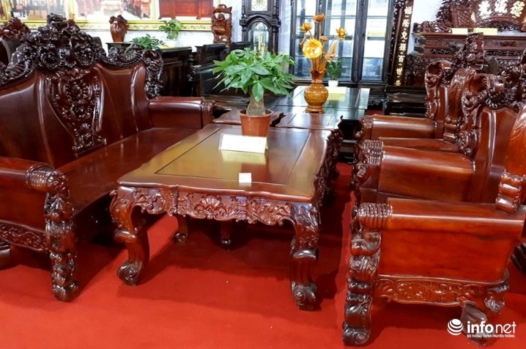 Bộ bàn ghế 'vua gỗ' 2,5 tỷ đồng, đại gia hỏi mua không gật