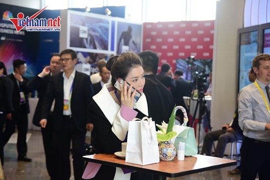 Lý Nhã Kỳ bất ngờ có mặt tại APEC 2017 với tư cách doanh nhân