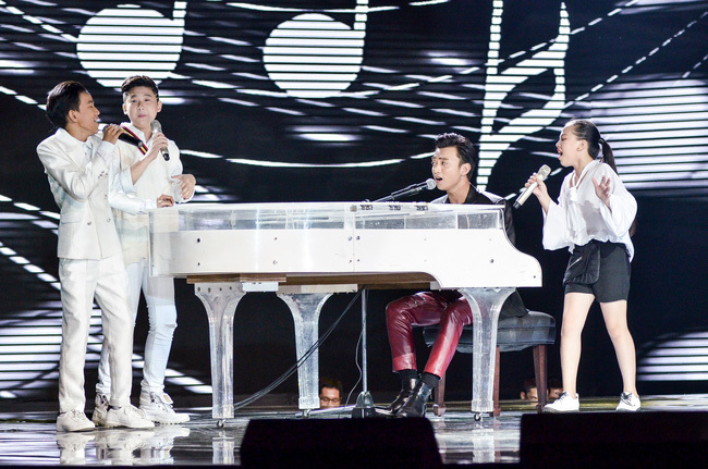 Soobin Hoàng Sơn 'nổi da gà' vì giọng hát của Hương Tràm