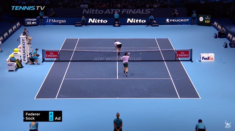 Federer bó tay khi đối thủ hành động phản cảm