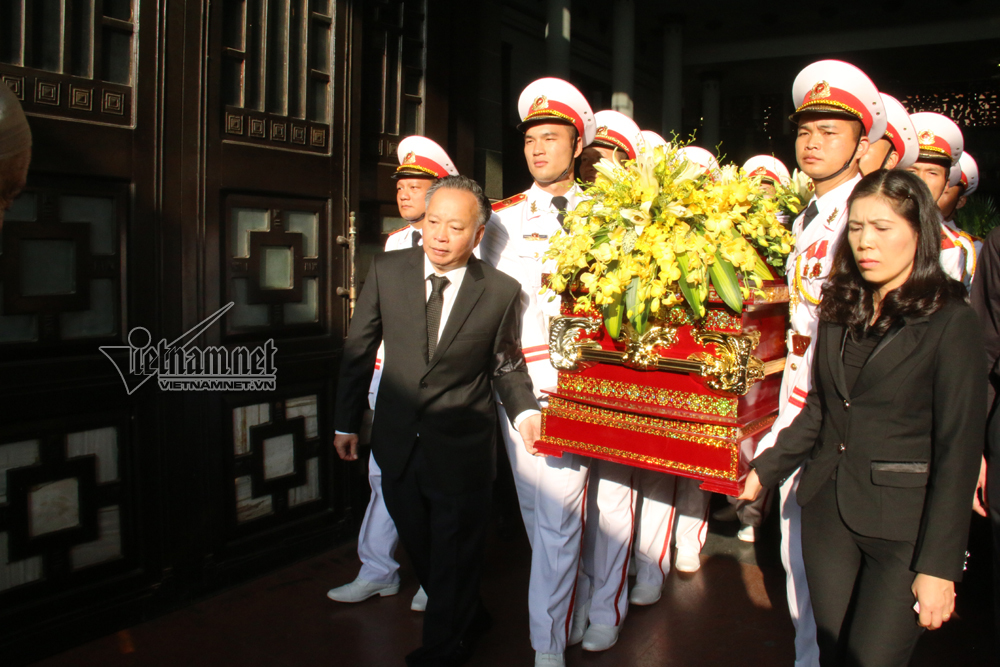 Lễ tang cụ Hoàng Thị Minh Hồ, người hiến 5.000 lạng vàng
