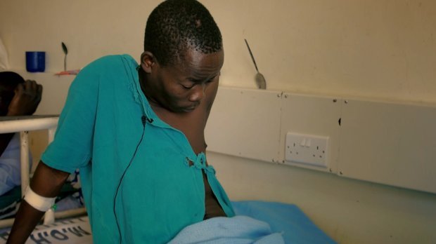 Giải thoát chàng trai có 'cậu nhỏ' lớn nhất thế giới khỏi bi kịch