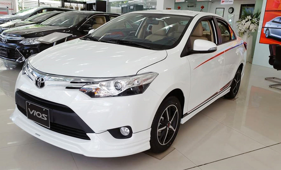 Ô tô giảm giá mạnh nhất: Cuộc đua phá giá đáy, kỷ lục 400 triệu
