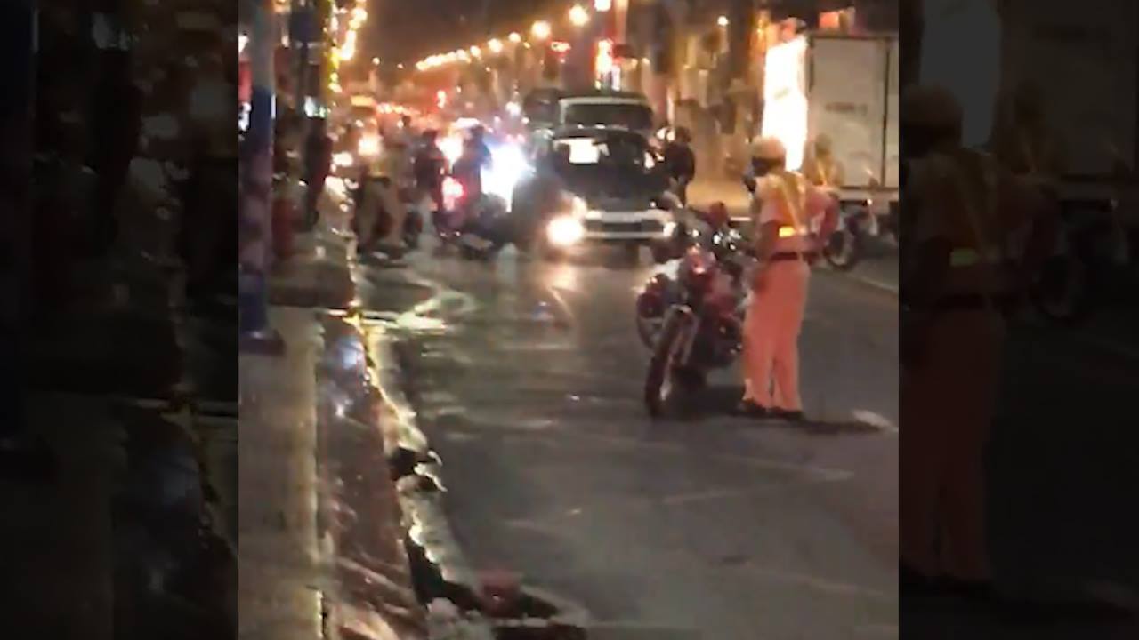 Tài xế say xỉn, 'chống' CSGT gây náo loạn đường phố Sài Gòn