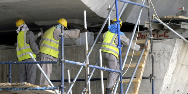 Thợ điện, thợ mộc... đắt hàng: Muốn tuyển cũng khó