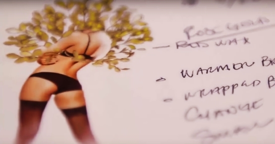 Chân dài Victoria’s Secret òa khóc khi nhìn thấy thiết kế mình trình diễn 3