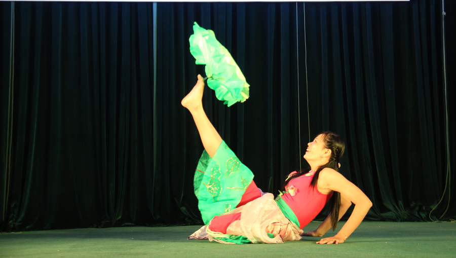 Cô giáo trẻ không cho phép mình gục ngã