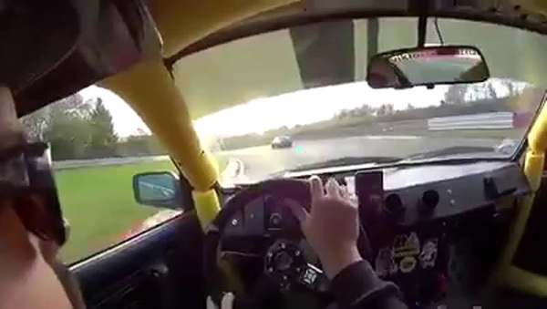 Tai nạn liên hoàn 14 xe vì một sự cố nhỏ