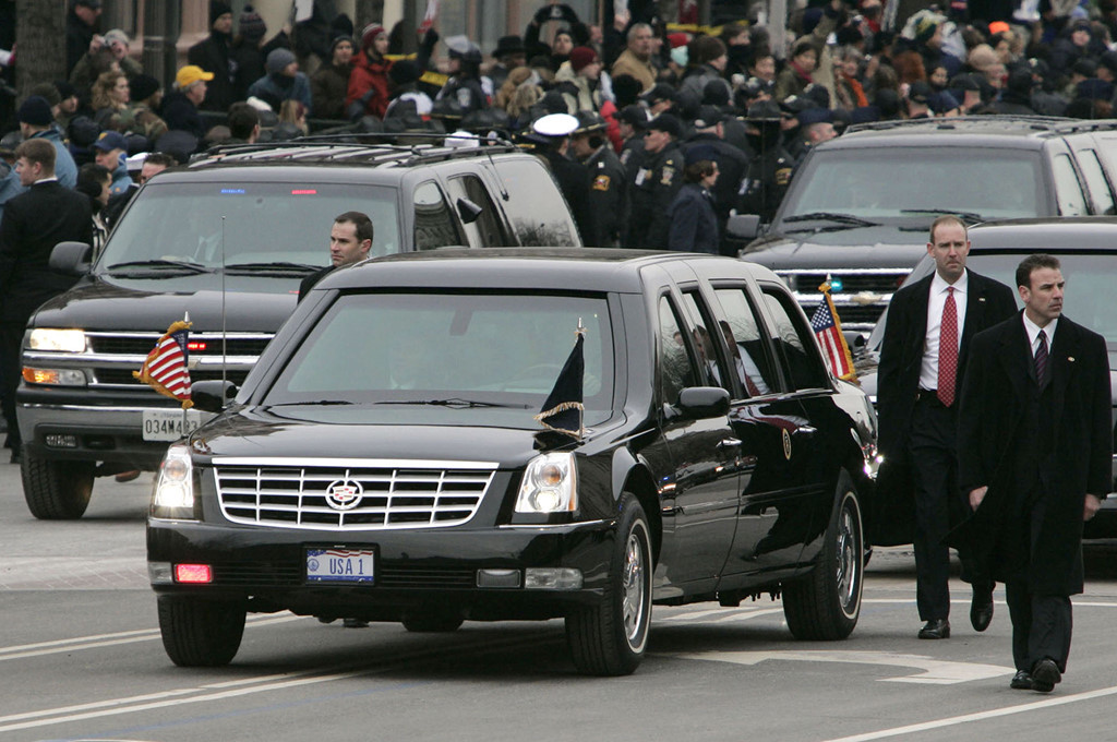 Chuyện chưa kể về dàn xe hộ tống Tổng thống Trump ở Việt Nam