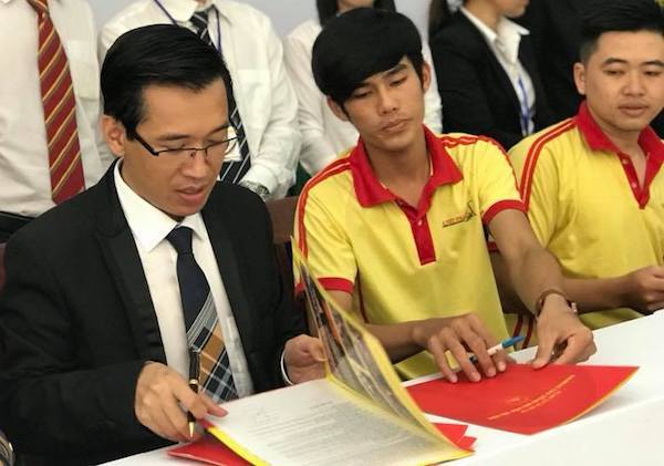 Trường cao đẳng ký hợp đồng tìm việc cho gần 500 sinh viên