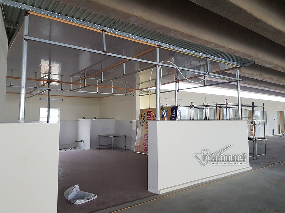 Nhà hàng mọc dưới gầm cầu cao tốc Hà Nội-Hải Phòng