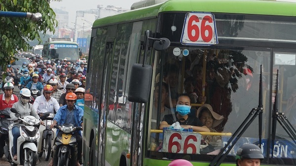 9 cán bộ điều hành xe buýt ở TP.HCM bị đình chỉ công tác